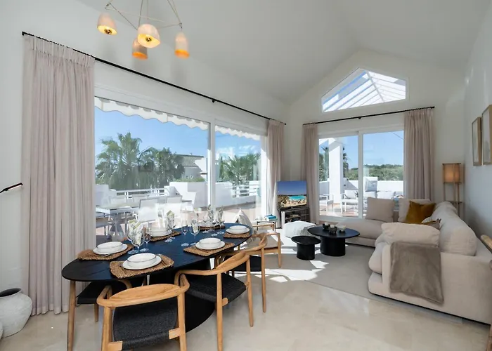 아파트 Al-321 Penthouse 3 Bedrooms Alcazaba Lagoon 에스테포나